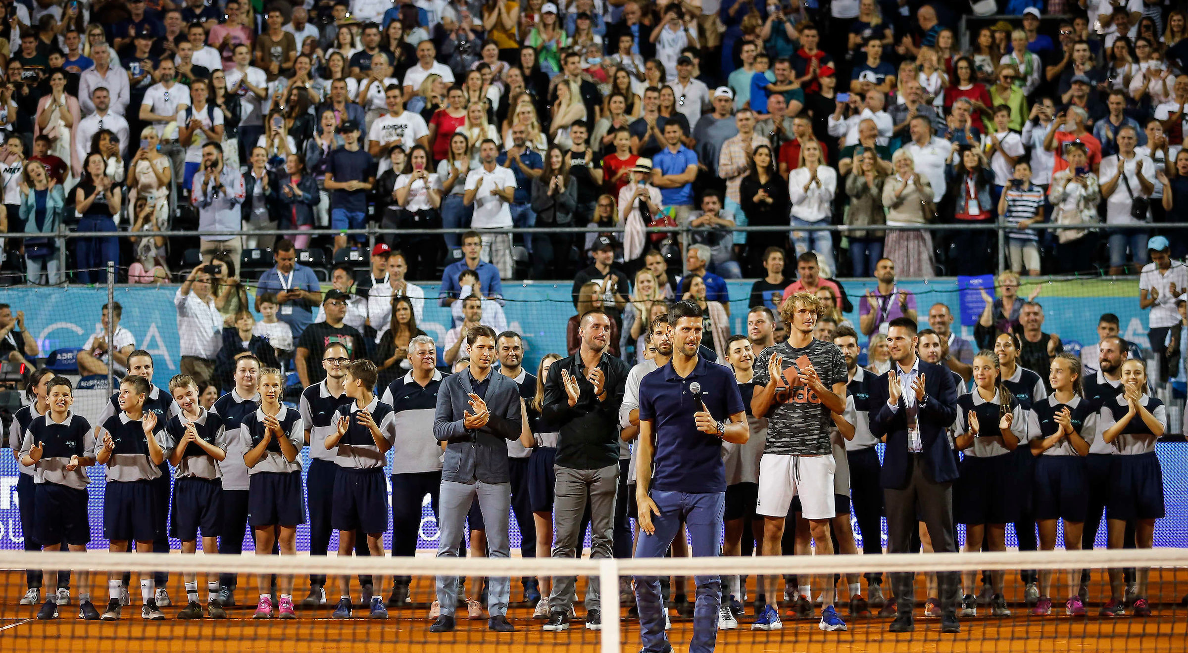 Novak Djokovic przemawiający podczas ceremonii finałowej (fot. Adria Tour)
