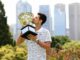 Novak Djokovic z trofeum za Australian Open 2020