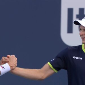John Isner & Hubert Hurkacz (Tennis TV / Dawid Żbik twitter)